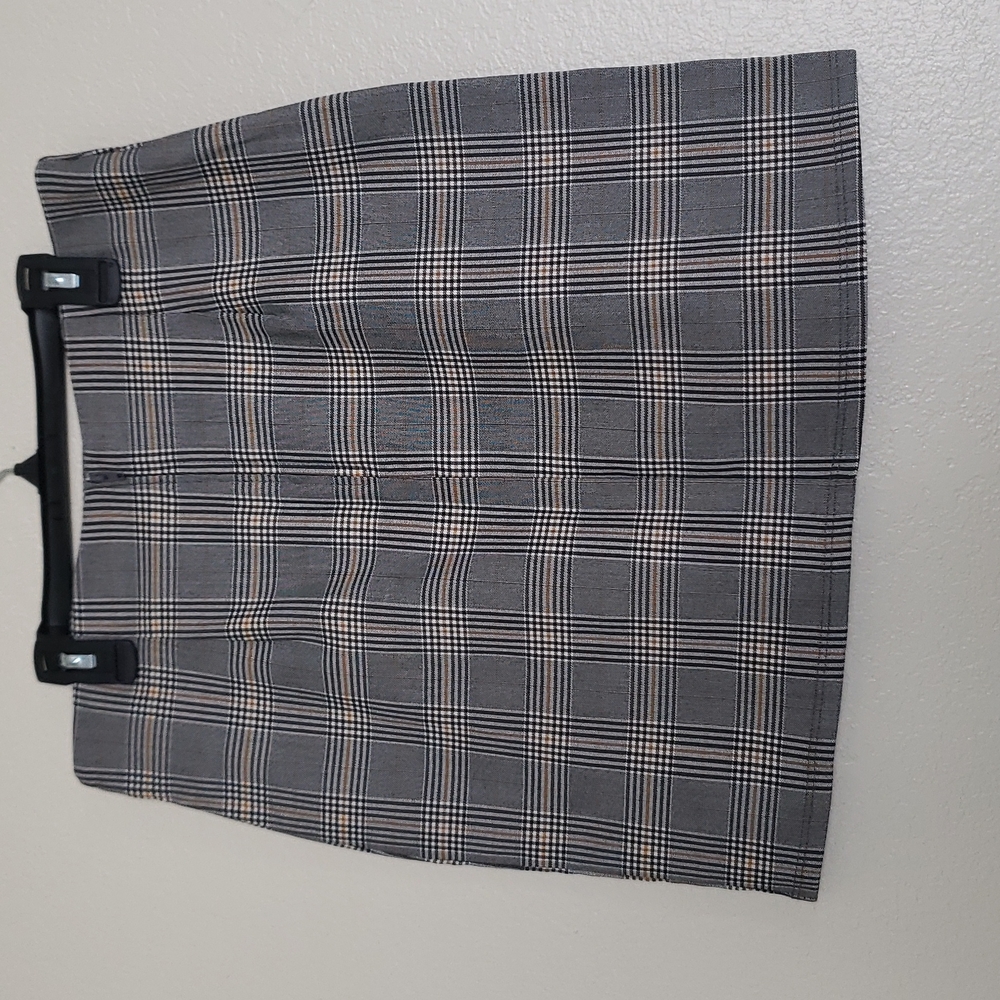 Skirt - Picture 2 of 4